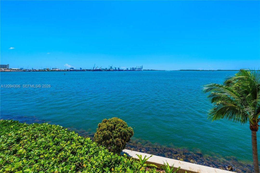 En Venta: $2,370,000 (3 camas, 3 baños, 2520 Pies cuadrados)