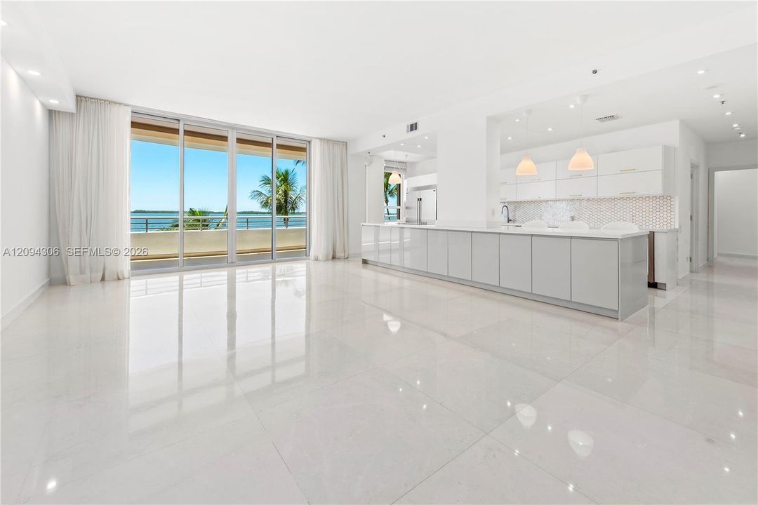 En Venta: $2,370,000 (3 camas, 3 baños, 2520 Pies cuadrados)