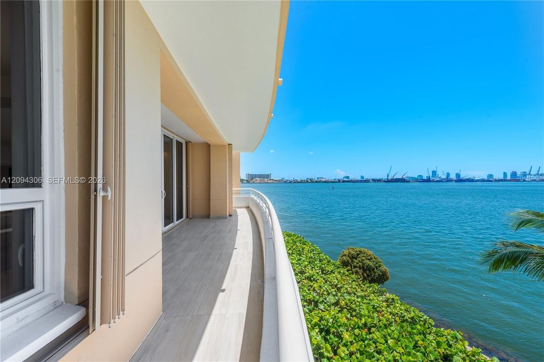 En Venta: $2,370,000 (3 camas, 3 baños, 2520 Pies cuadrados)