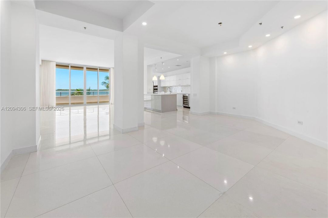 En Venta: $2,370,000 (3 camas, 3 baños, 2520 Pies cuadrados)