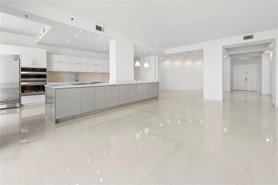 En Venta: $2,370,000 (3 camas, 3 baños, 2520 Pies cuadrados)