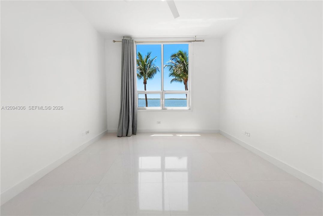 En Venta: $2,370,000 (3 camas, 3 baños, 2520 Pies cuadrados)