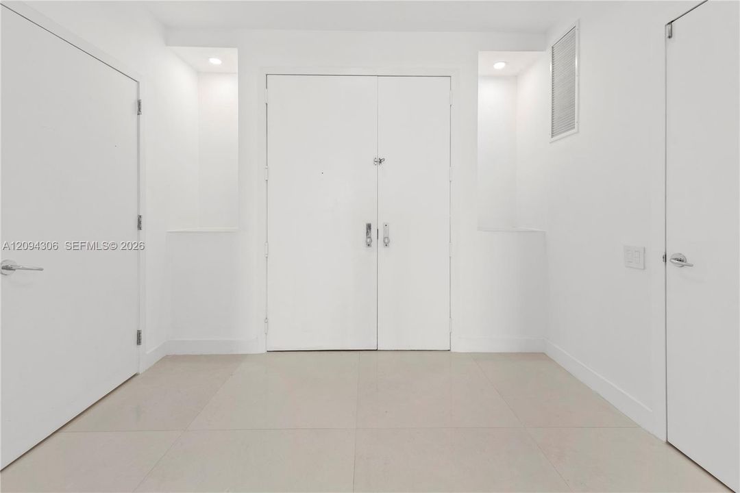 En Venta: $2,370,000 (3 camas, 3 baños, 2520 Pies cuadrados)