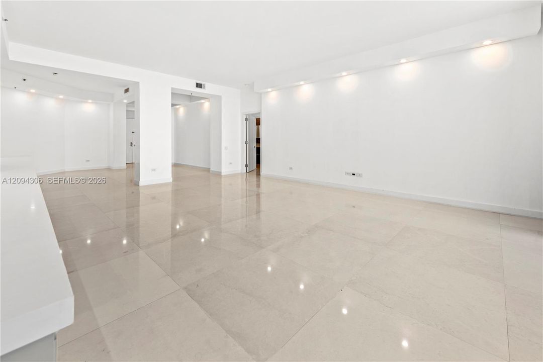 En Venta: $2,370,000 (3 camas, 3 baños, 2520 Pies cuadrados)