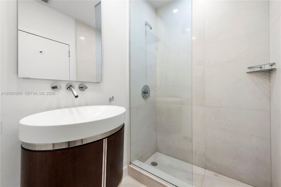 En Venta: $2,370,000 (3 camas, 3 baños, 2520 Pies cuadrados)