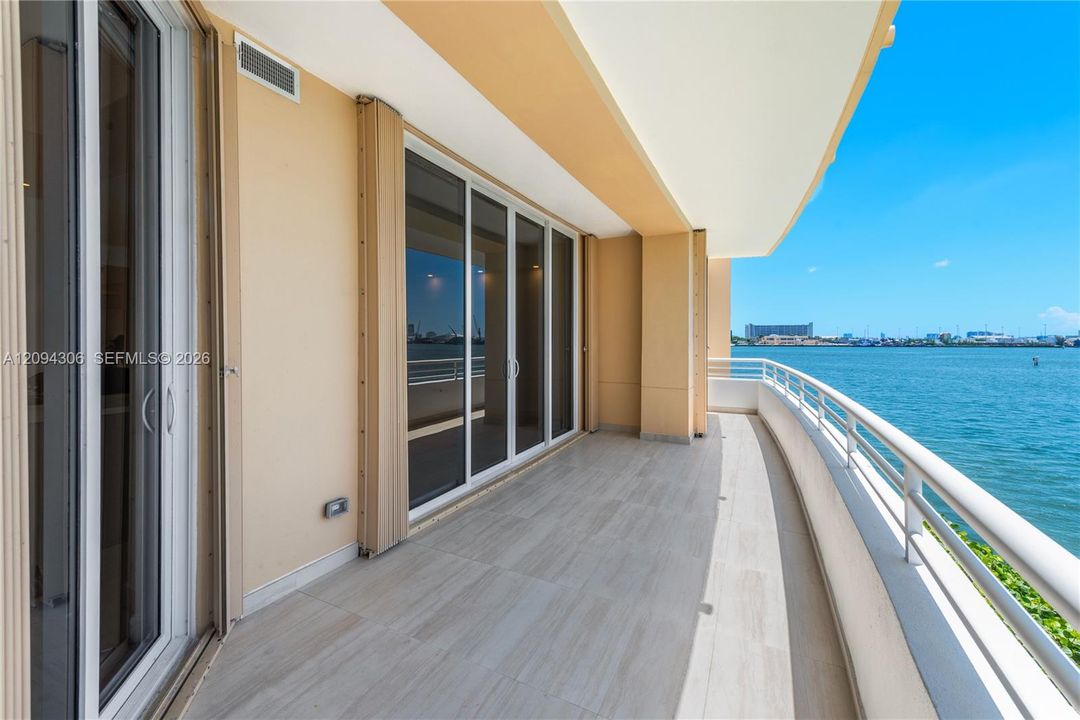 En Venta: $2,370,000 (3 camas, 3 baños, 2520 Pies cuadrados)