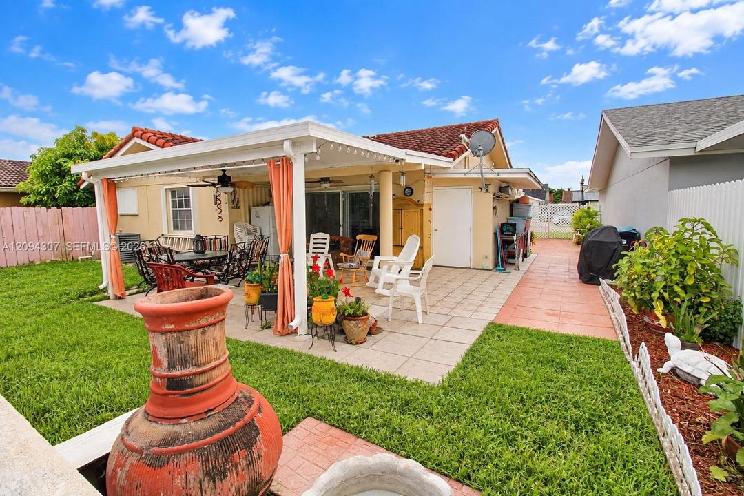 На продажу: $624,900 (3 спален, 2 ванн, 1529 Квадратных фут)