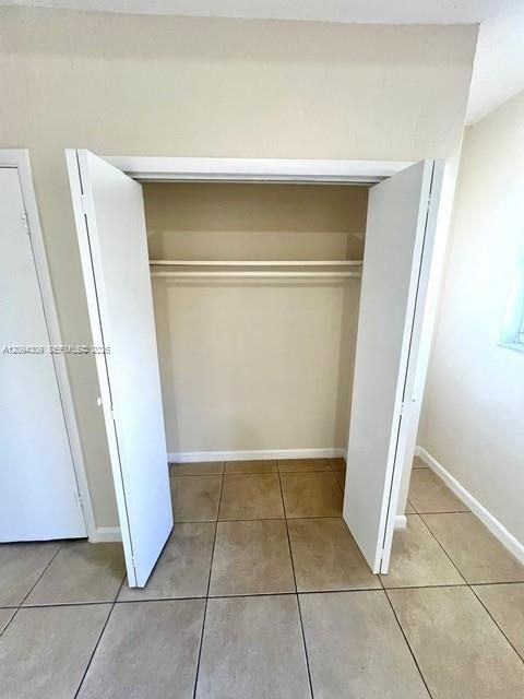 В аренду: $1,195 (0 спален, 1 ванн, 324 Квадратных фут)