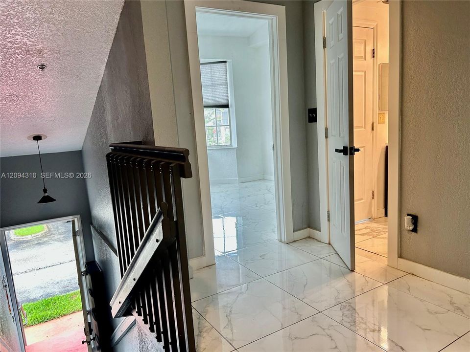 En Renta: $2,800 (3 camas, 3 baños, 1212 Pies cuadrados)