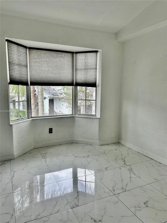 En Renta: $2,800 (3 camas, 3 baños, 1212 Pies cuadrados)