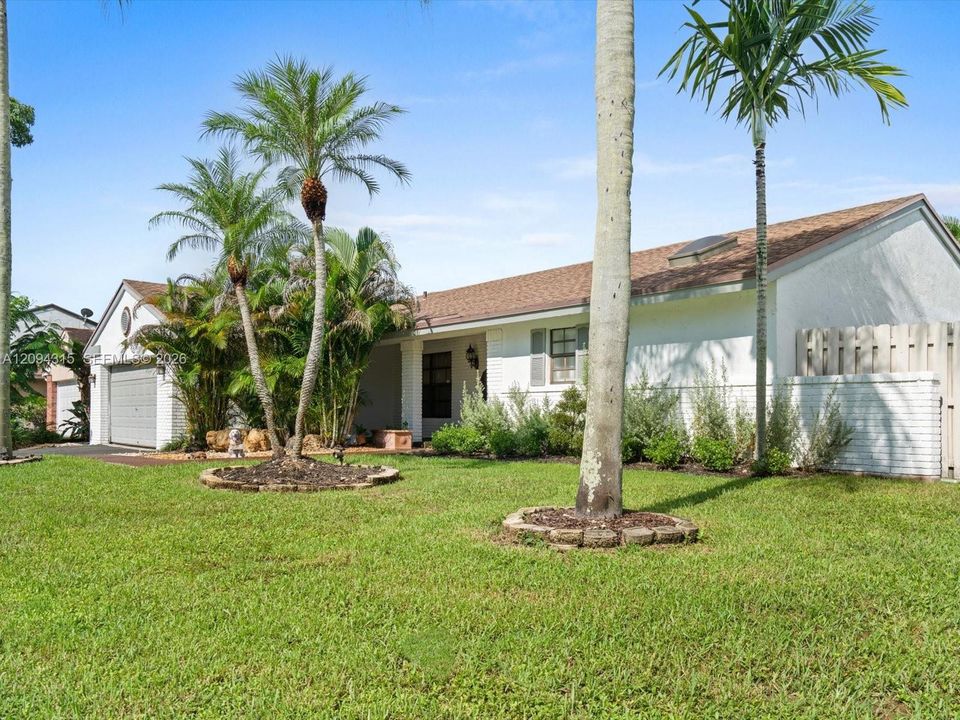 En Venta: $734,900 (4 camas, 2 baños, 1904 Pies cuadrados)