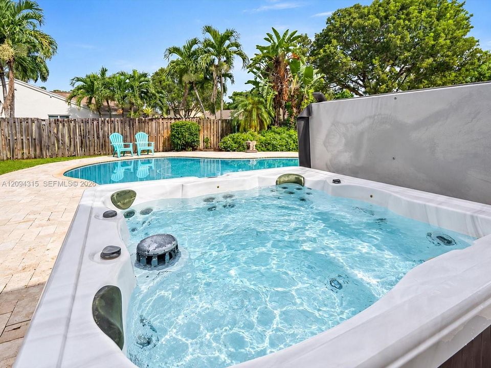 En Venta: $734,900 (4 camas, 2 baños, 1904 Pies cuadrados)