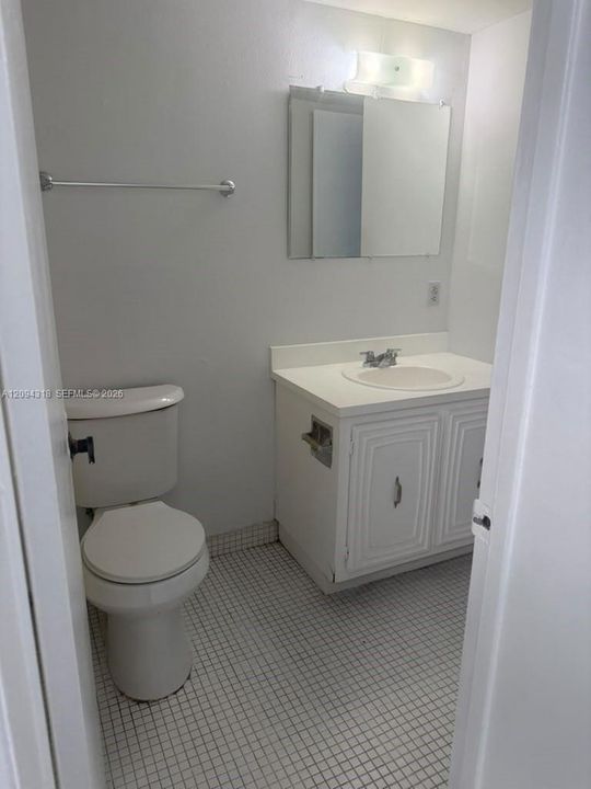 For Sale: $150,000 (1 beds, 1 baths, 826 Square Feet)