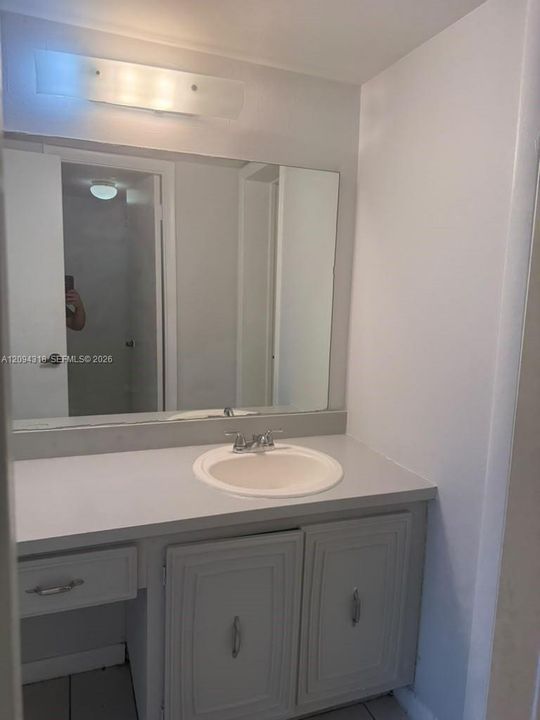 For Sale: $150,000 (1 beds, 1 baths, 826 Square Feet)