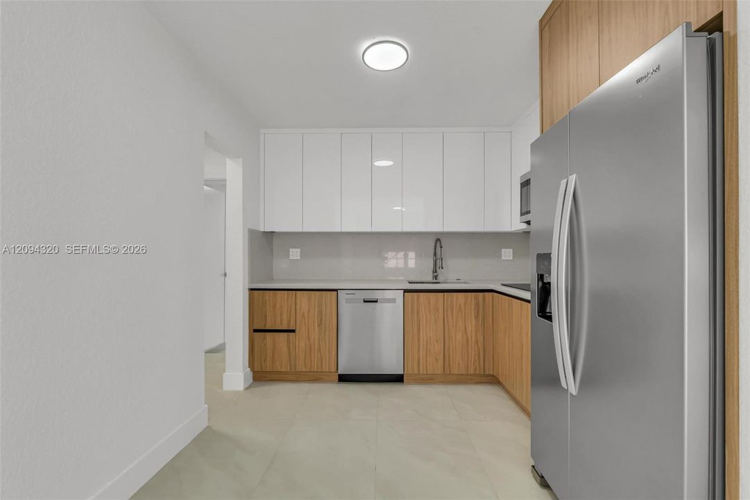 На продажу: $549,000 (4 спален, 2 ванн, 1455 Квадратных фут)