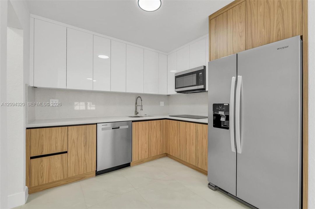 На продажу: $549,000 (4 спален, 2 ванн, 1455 Квадратных фут)
