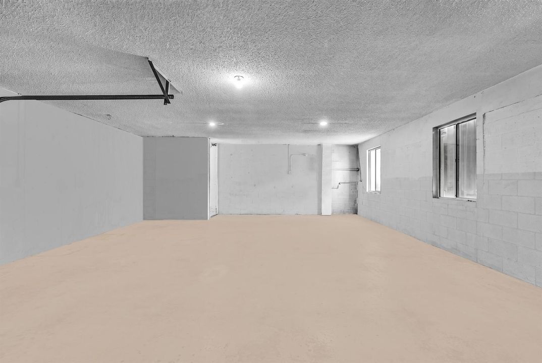 4 Car Garage Empty
