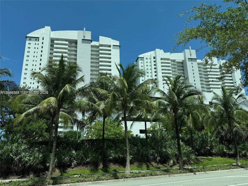 For Rent: $3,600 (2 beds, 2 baths, 1763 Square Feet)