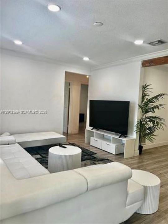 En Venta: $800,000 (5 camas, 4 baños, 1979 Pies cuadrados)
