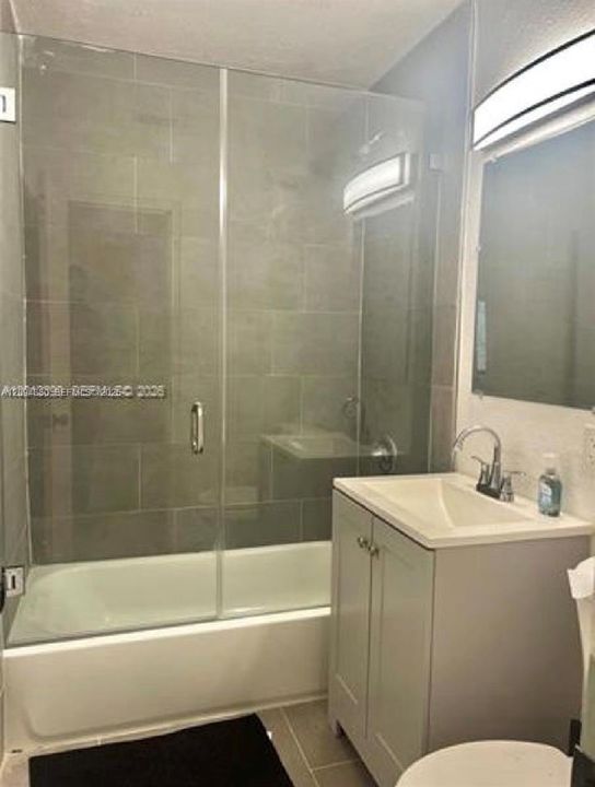 En Venta: $800,000 (5 camas, 4 baños, 1979 Pies cuadrados)