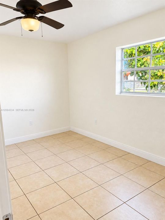 En Venta: $335,000 (0 camas, 0 baños, 1352 Pies cuadrados)