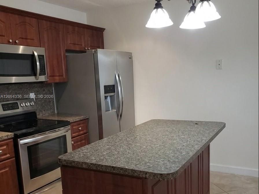 For Sale: $265,000 (1 beds, 1 baths, 854 Square Feet)