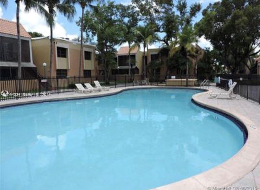 For Sale: $265,000 (1 beds, 1 baths, 854 Square Feet)