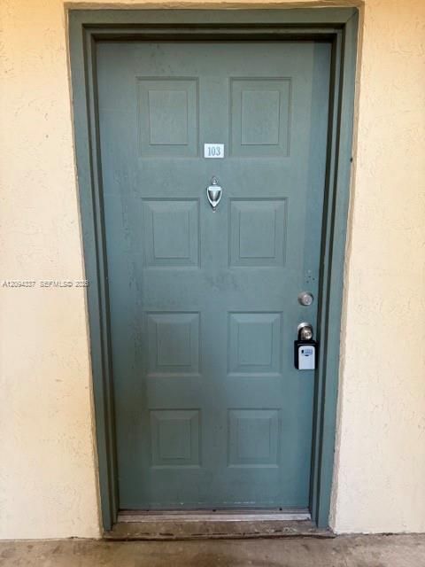 For Rent: $2,150 (2 beds, 2 baths, 820 Square Feet)