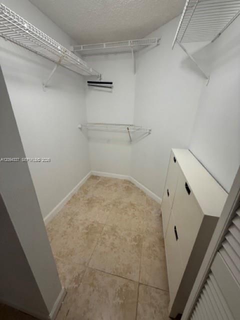 For Rent: $2,150 (2 beds, 2 baths, 820 Square Feet)