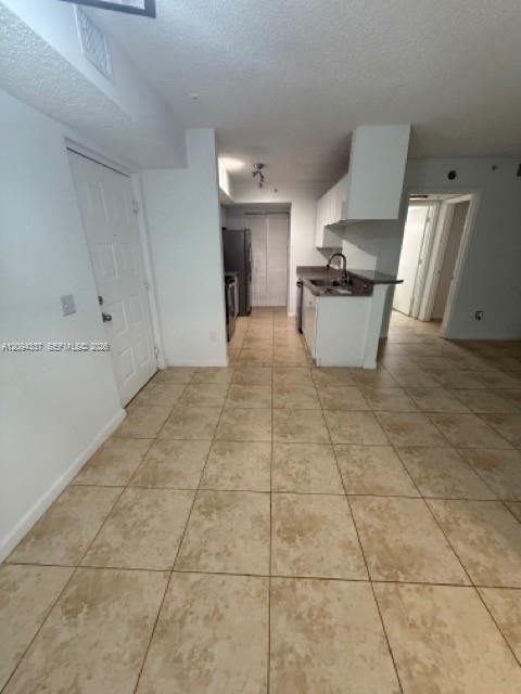 For Rent: $2,150 (2 beds, 2 baths, 820 Square Feet)
