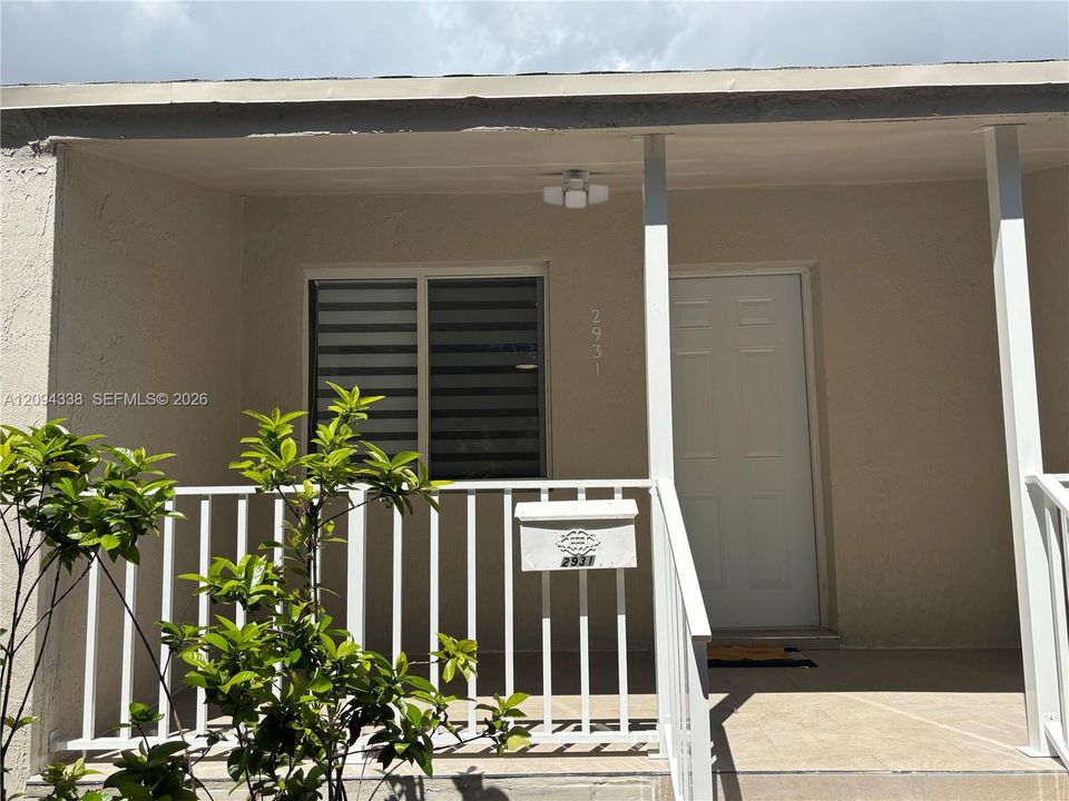 For Sale: $780,000 (3 beds, 2 baths, 1291 Square Feet)