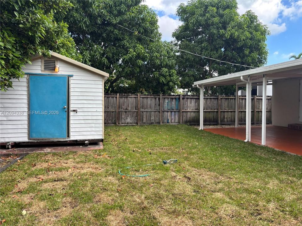 For Sale: $780,000 (3 beds, 2 baths, 1291 Square Feet)