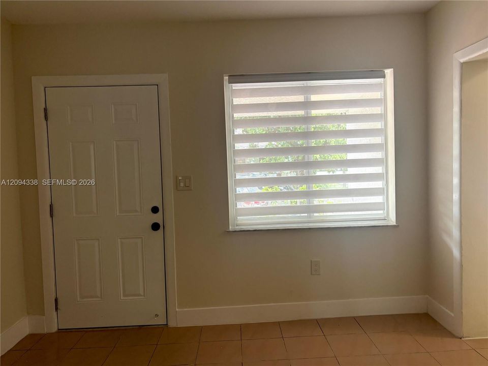 For Sale: $780,000 (3 beds, 2 baths, 1291 Square Feet)