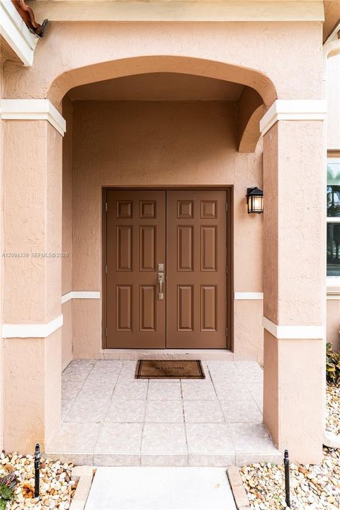 For Rent: $5,100 (4 beds, 2 baths, 2256 Square Feet)
