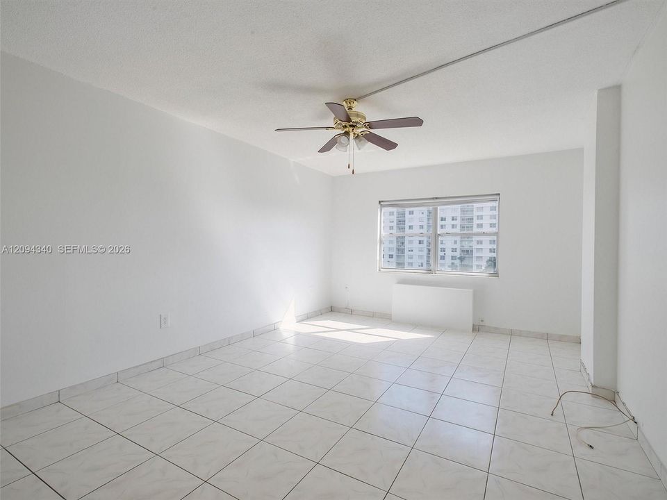 For Rent: $2,350 (2 beds, 2 baths, 1094 Square Feet)
