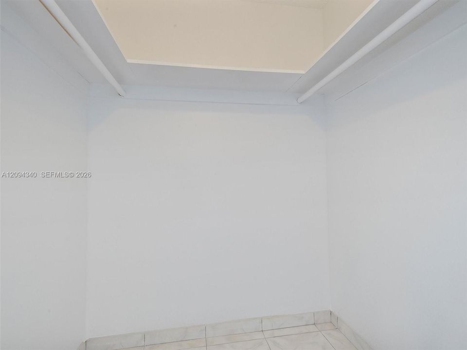 For Rent: $2,350 (2 beds, 2 baths, 1094 Square Feet)
