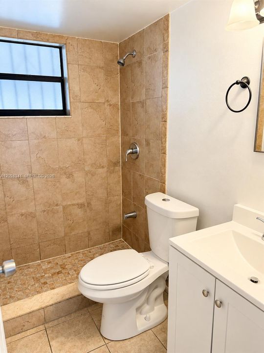 For Sale: $230,000 (2 beds, 2 baths, 765 Square Feet)