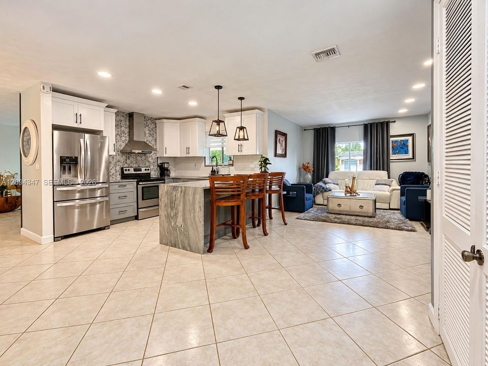 待售: $1,050,000 (3 贝兹, 2 浴室, 1818 平方英尺)