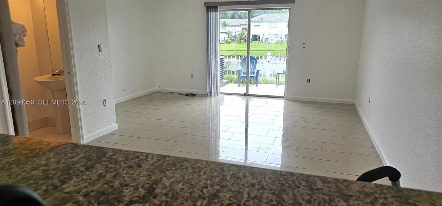 В аренду: $2,600 (3 спален, 2 ванн, 1150 Квадратных фут)