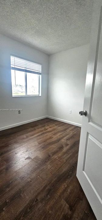 В аренду: $2,600 (3 спален, 2 ванн, 1150 Квадратных фут)