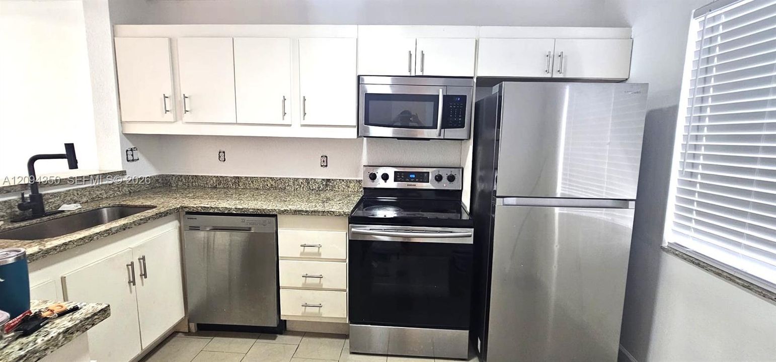 В аренду: $2,600 (3 спален, 2 ванн, 1150 Квадратных фут)