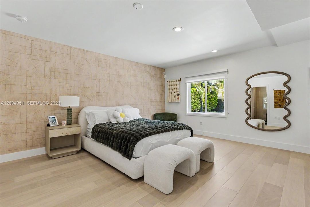 : $16,000 (3 camas, 3 baños, 2381 Pies cuadrados)