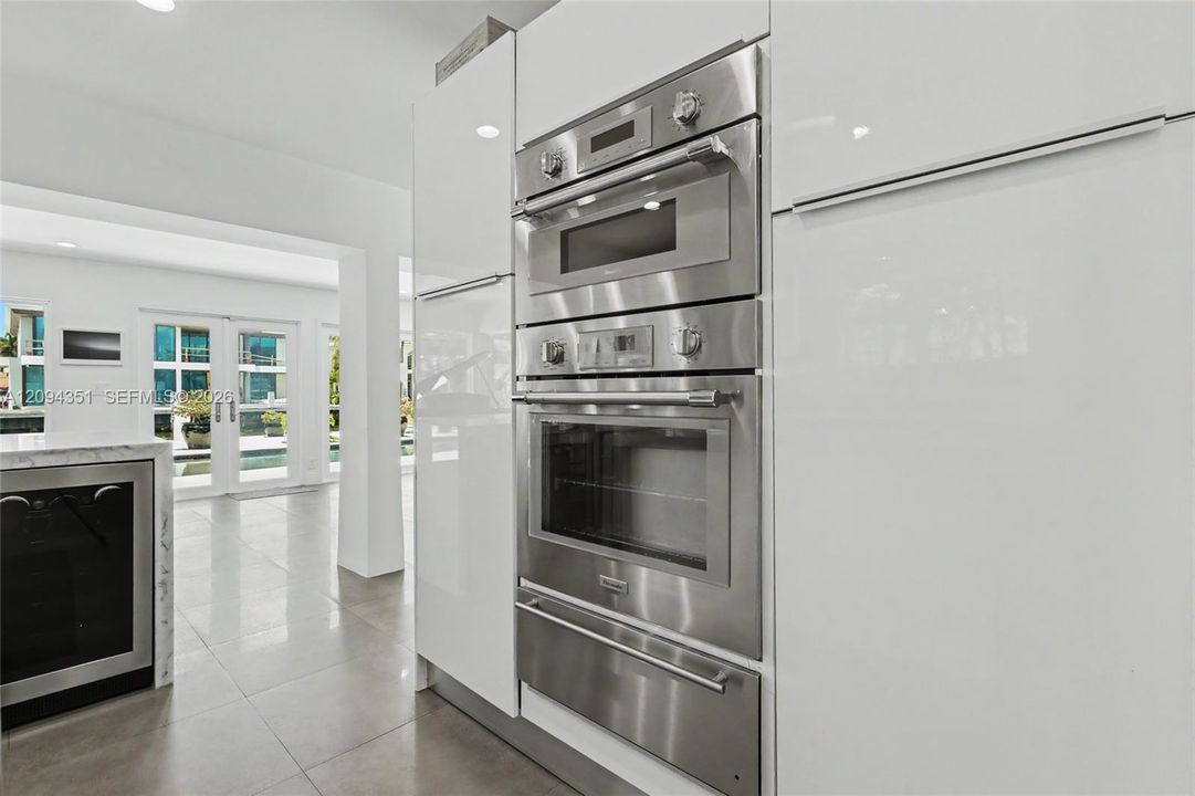: $16,000 (3 camas, 3 baños, 2381 Pies cuadrados)
