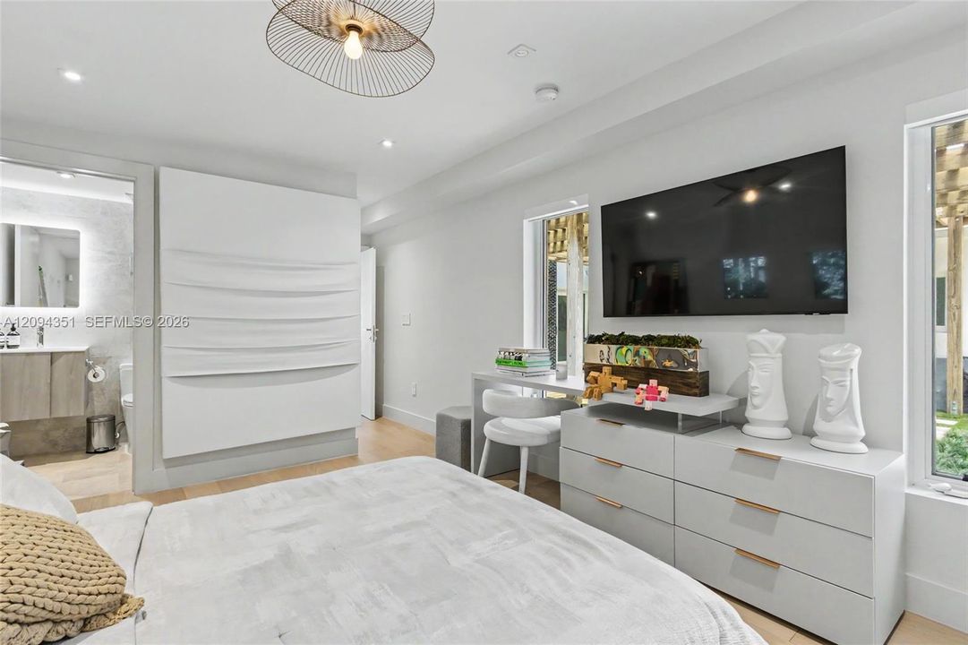 : $16,000 (3 camas, 3 baños, 2381 Pies cuadrados)