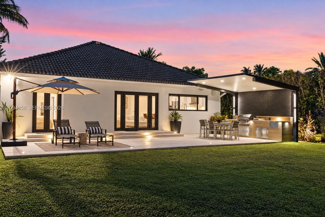En Venta: $1,999,000 (3 camas, 3 baños, 1761 Pies cuadrados)