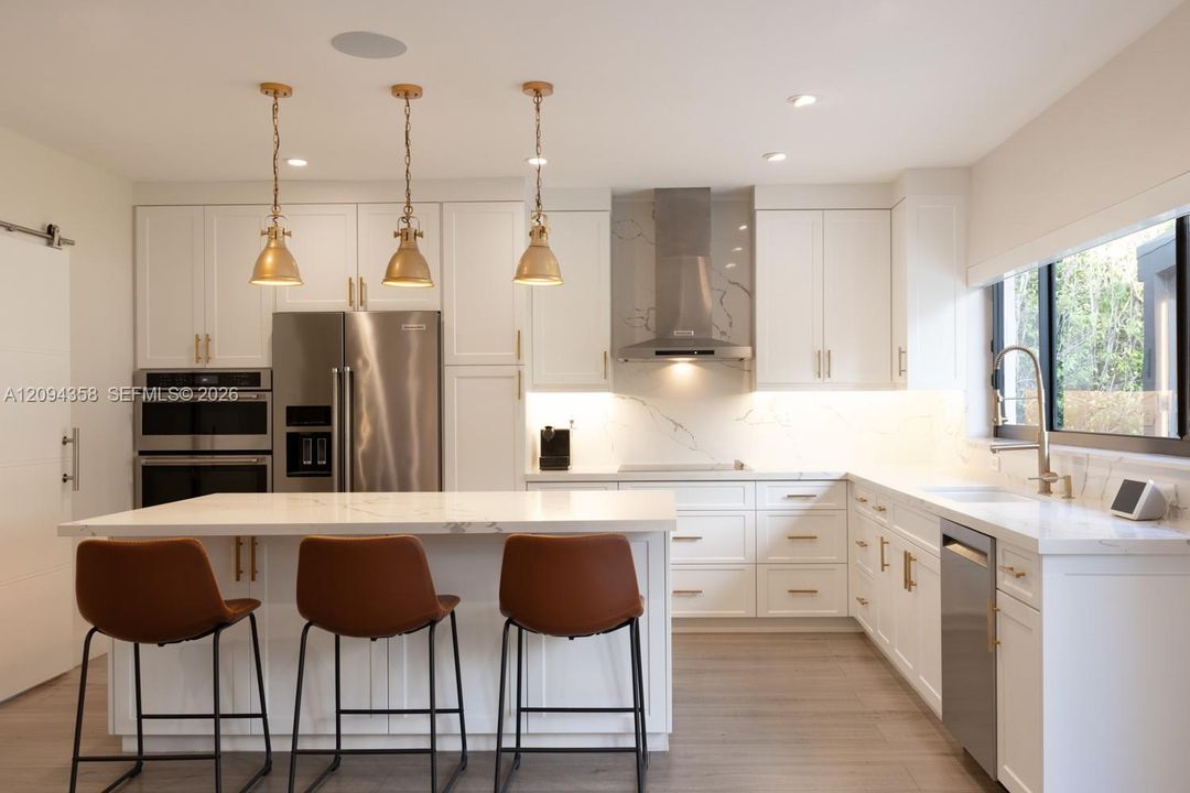 En Venta: $1,999,000 (3 camas, 3 baños, 1761 Pies cuadrados)
