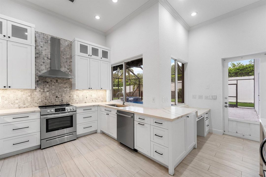 008-6821NorthGrandeDrive-BocaRaton-FL-33