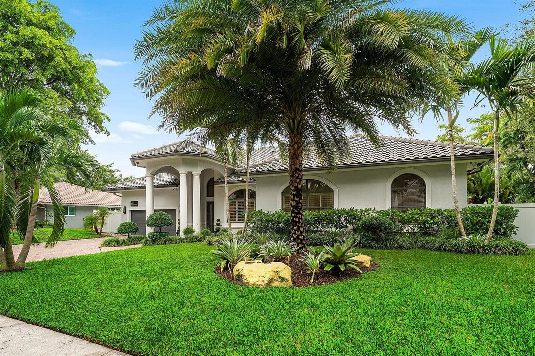002-6821NorthGrandeDrive-BocaRaton-FL-33
