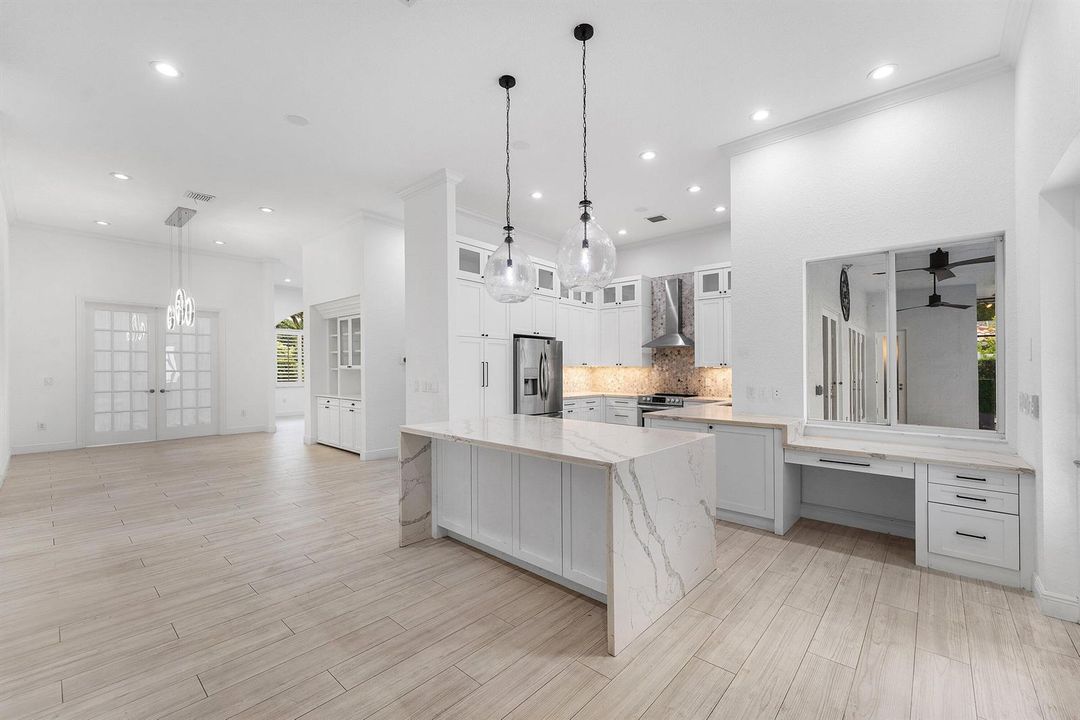 007-6821NorthGrandeDrive-BocaRaton-FL-33