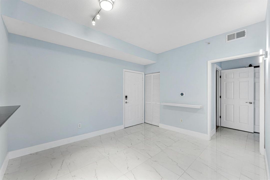 006-233SouthFederalHighway-605-BocaRaton